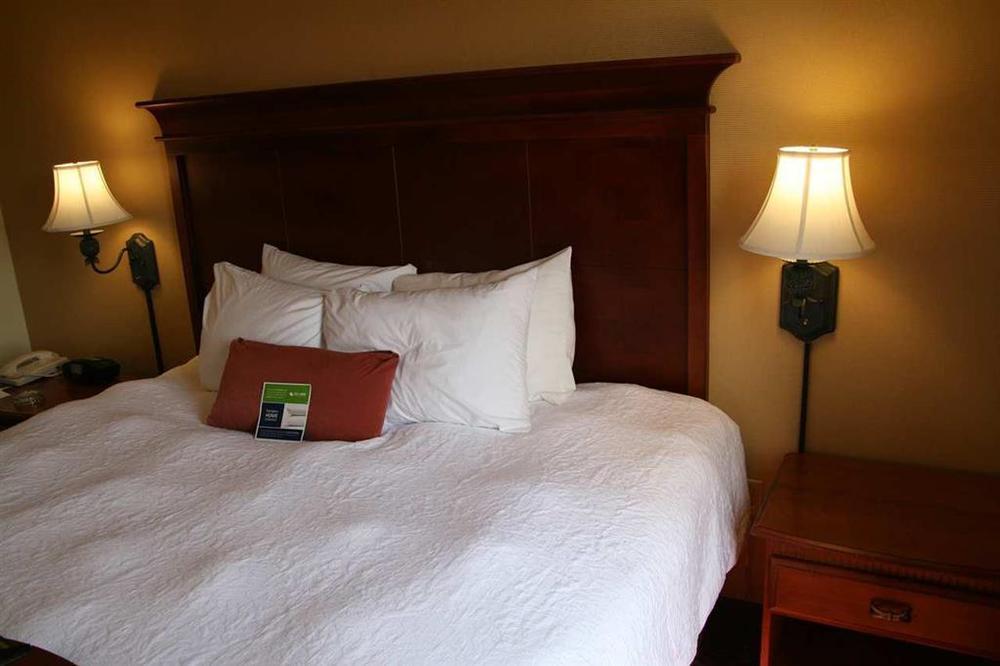 Hampton Inn & Suites Mccomb Phòng bức ảnh